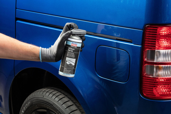 7389 Anwendung Silikonspray Serviceprodukt 03